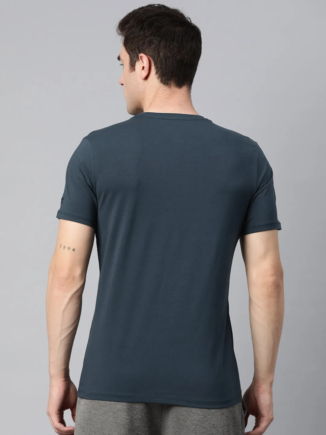 Alcis Men Solid Stretchex Slim Fit T-shirt