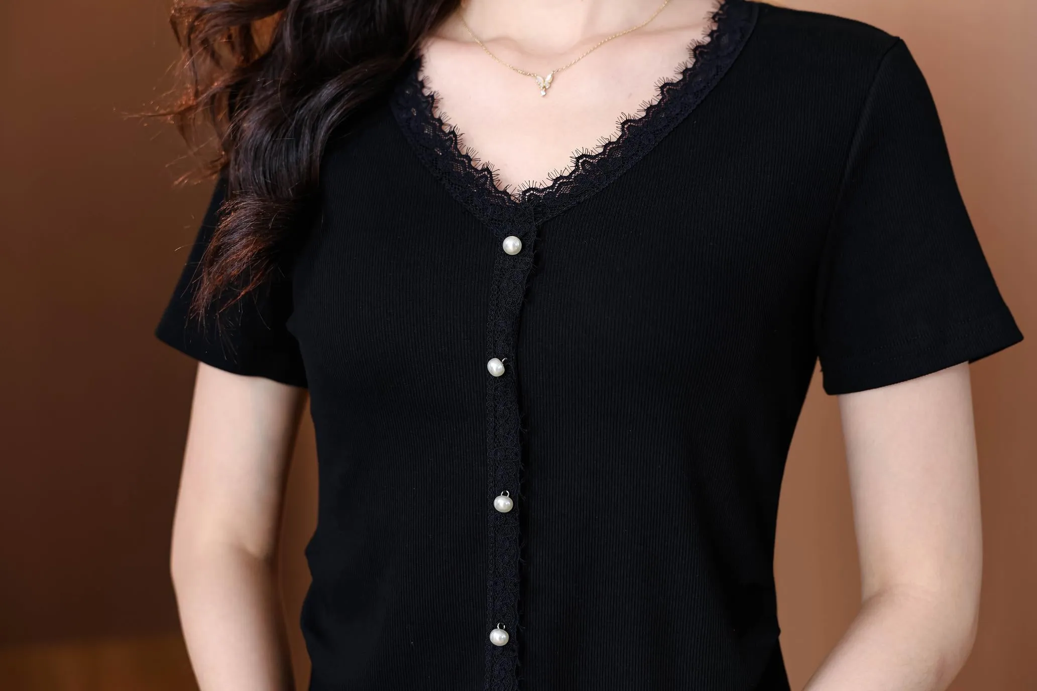 Chic Solid Blouse with V-Neck and Figure-Flattering Design