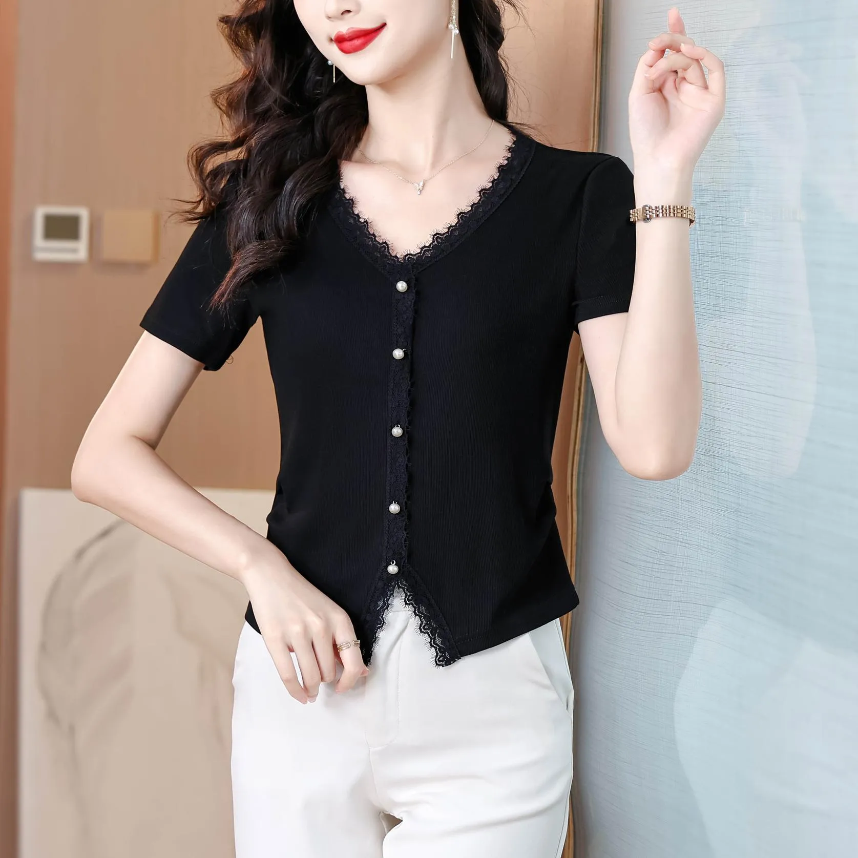 Chic Solid Blouse with V-Neck and Figure-Flattering Design