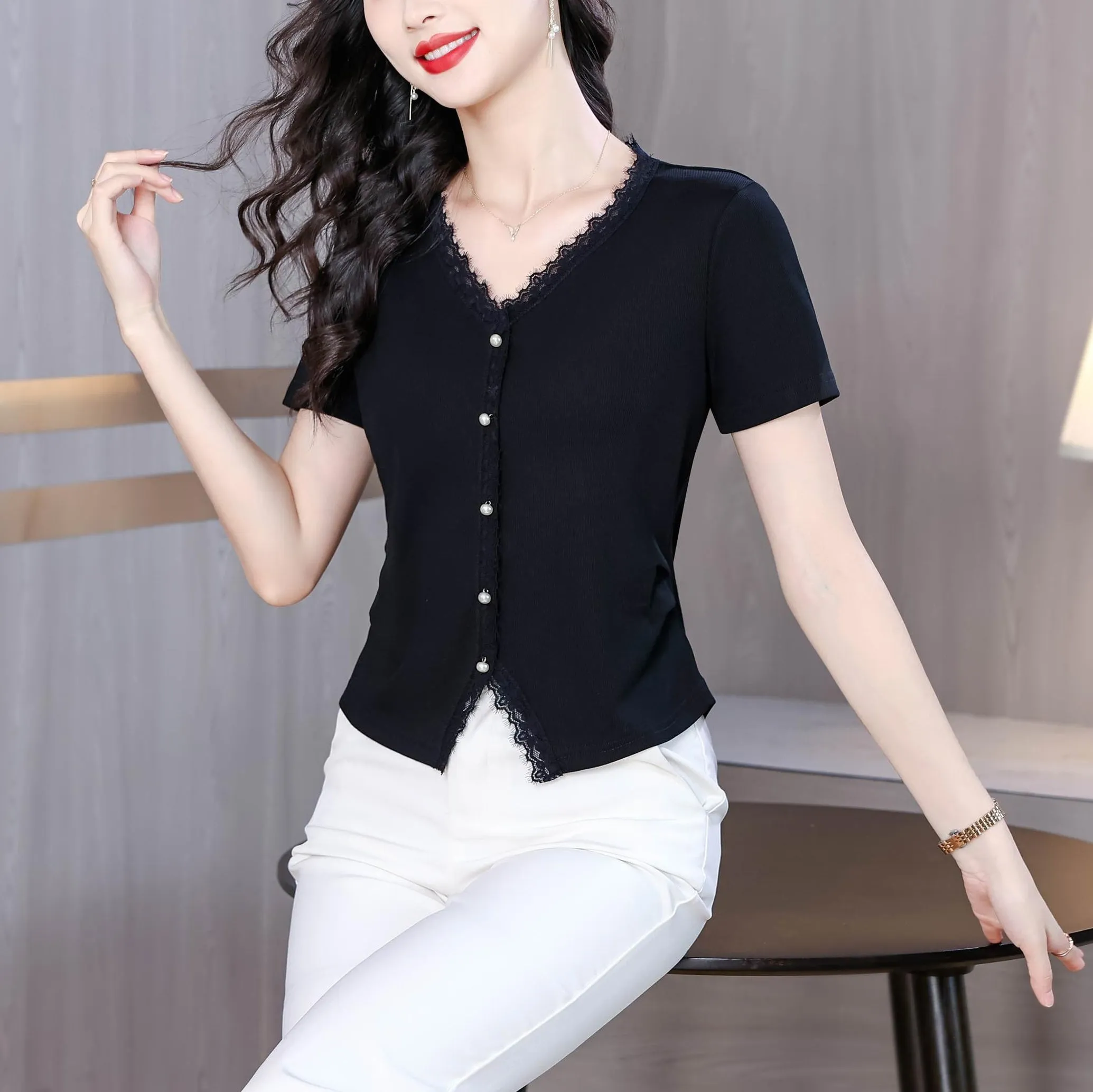 Chic Solid Blouse with V-Neck and Figure-Flattering Design