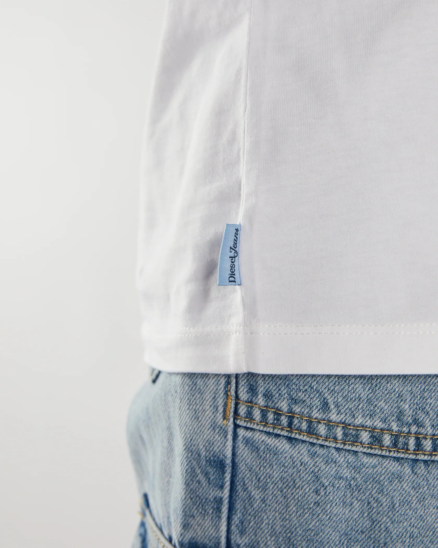 Fayne Tee | Dove White