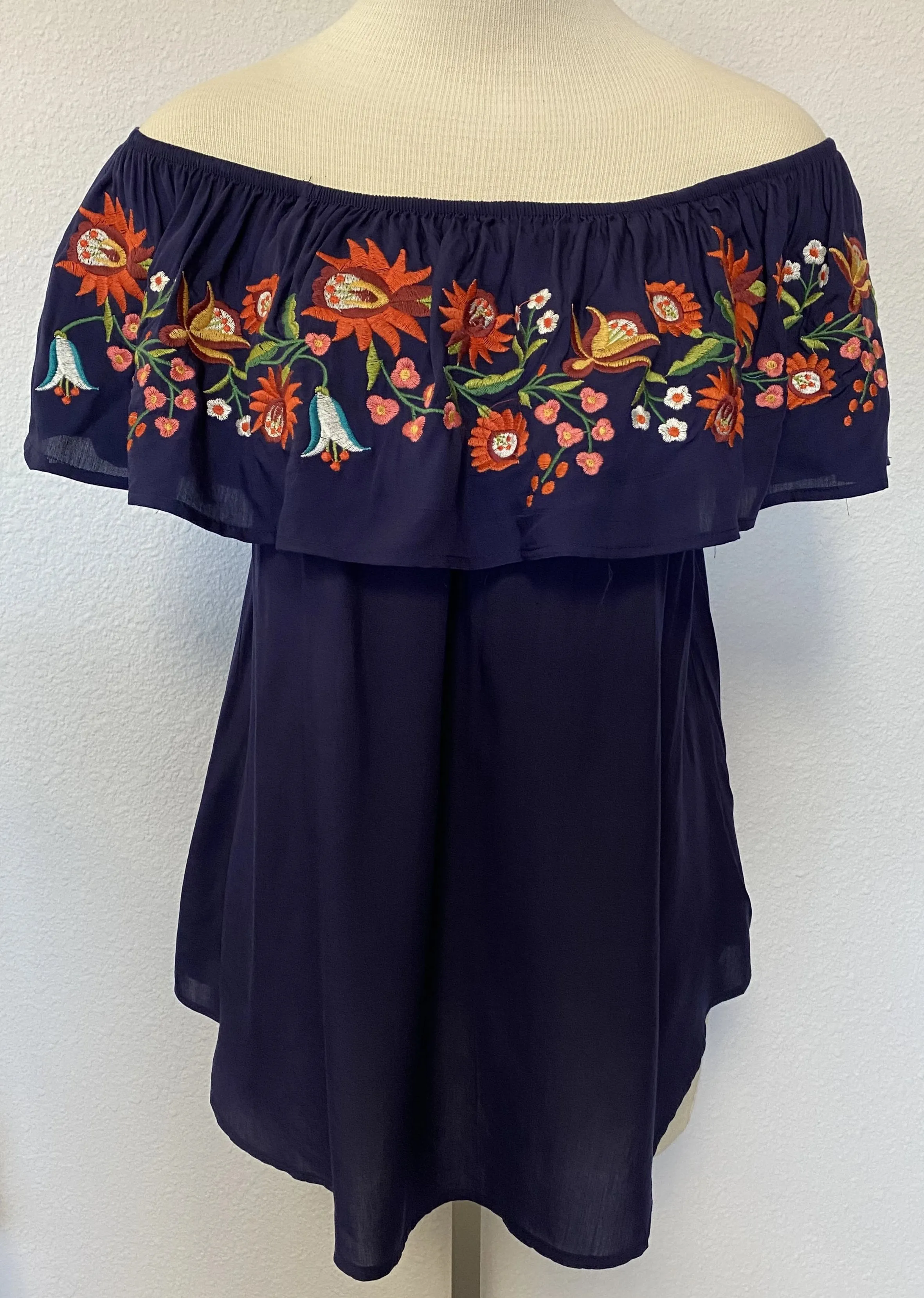 FLORAL EMBROIDERY RUFFLED BLOUSE