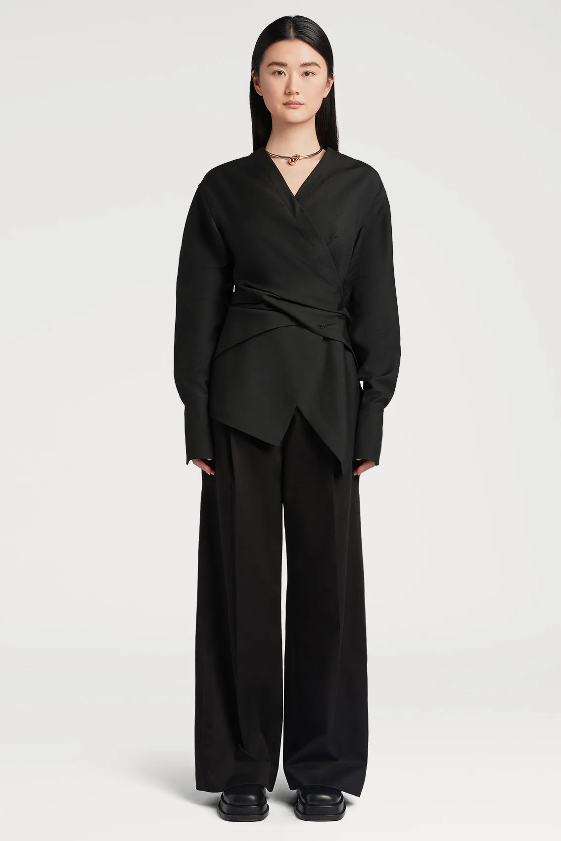 LONG SLEEVE WRAP-AROUND SHIRT IN BLACK