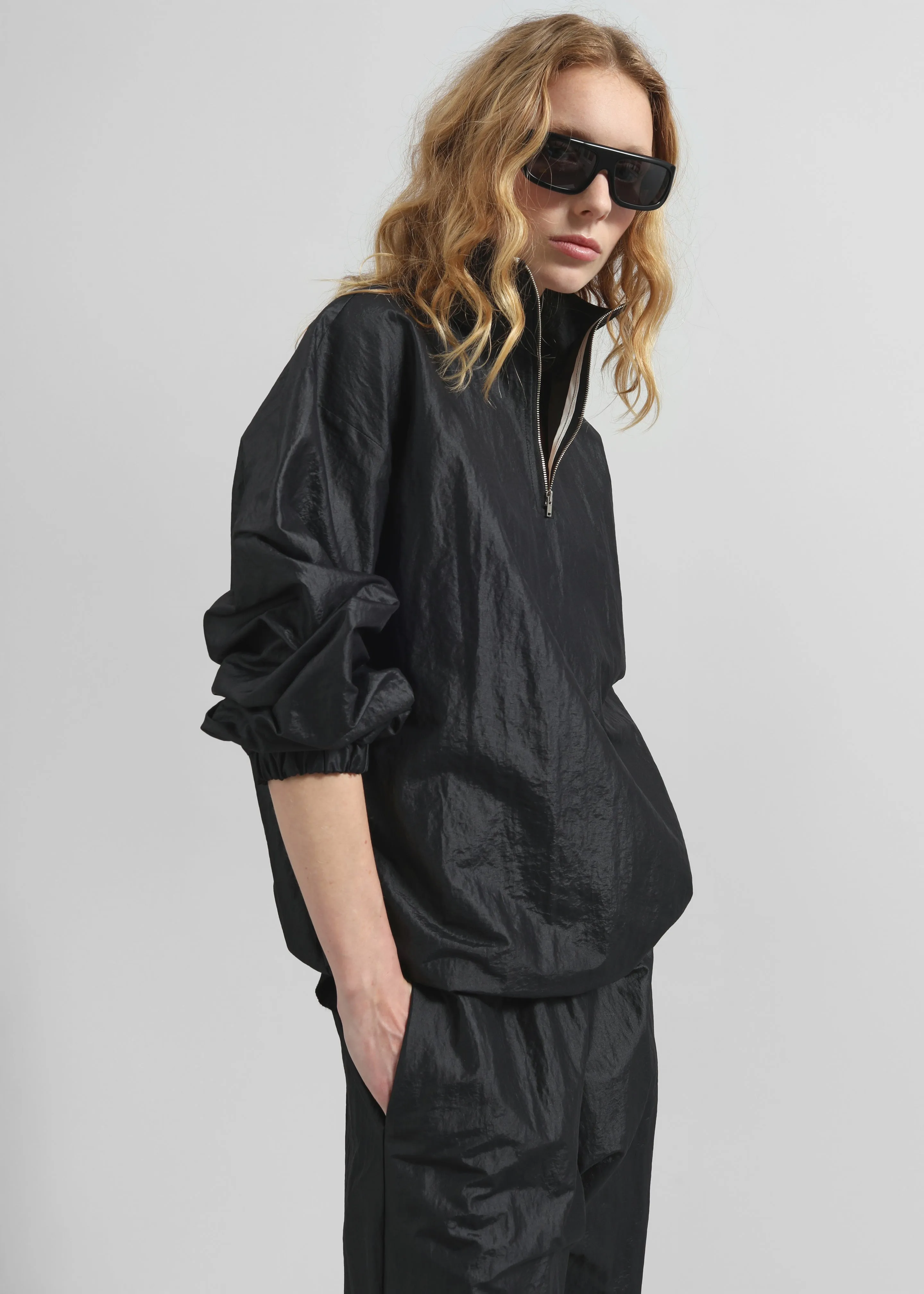 Majvik Windbreaker Anorak - Black