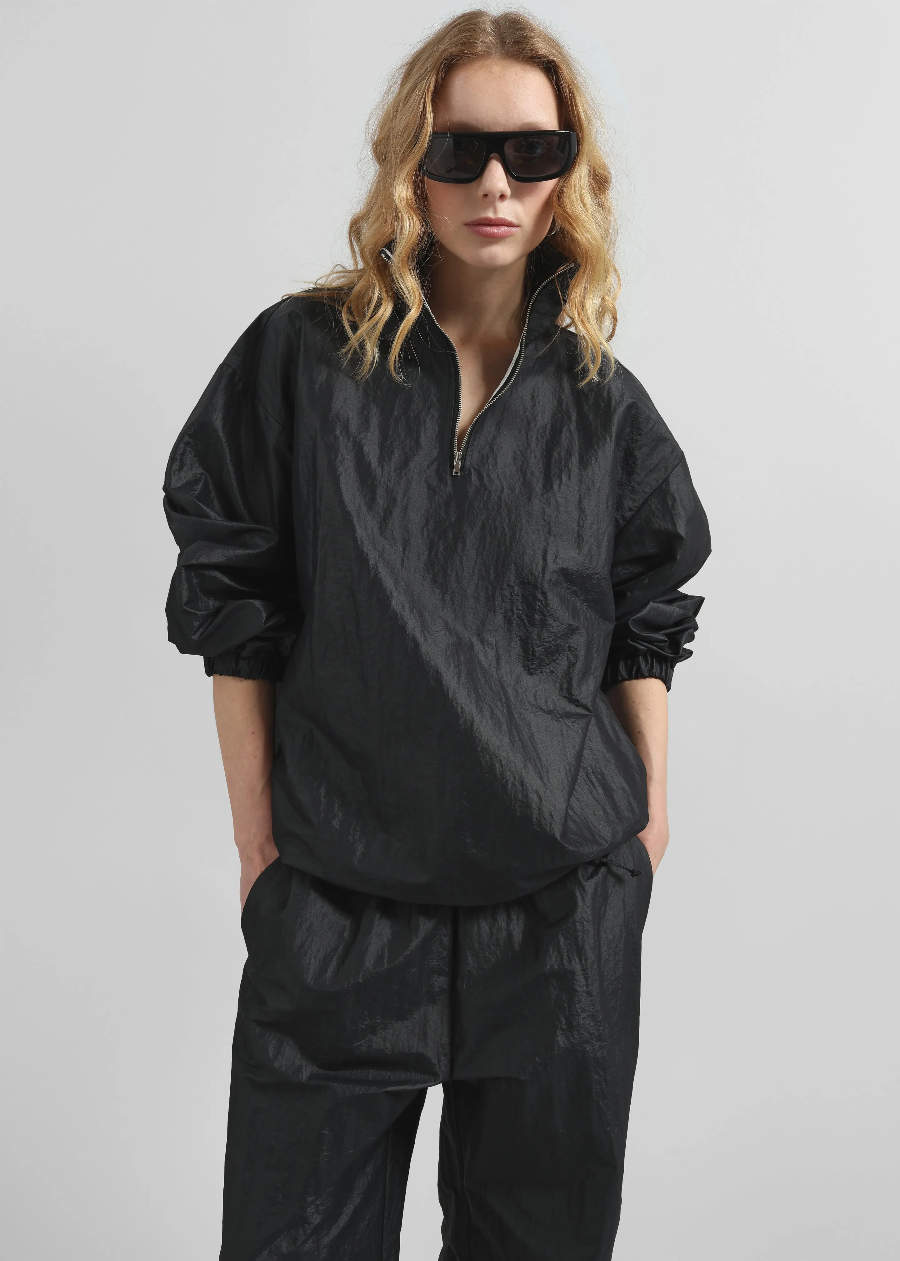 Majvik Windbreaker Anorak - Black