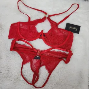 NWT Frederick's of Hollywood Red Lace Lover Bra and Panty Two Piece Set