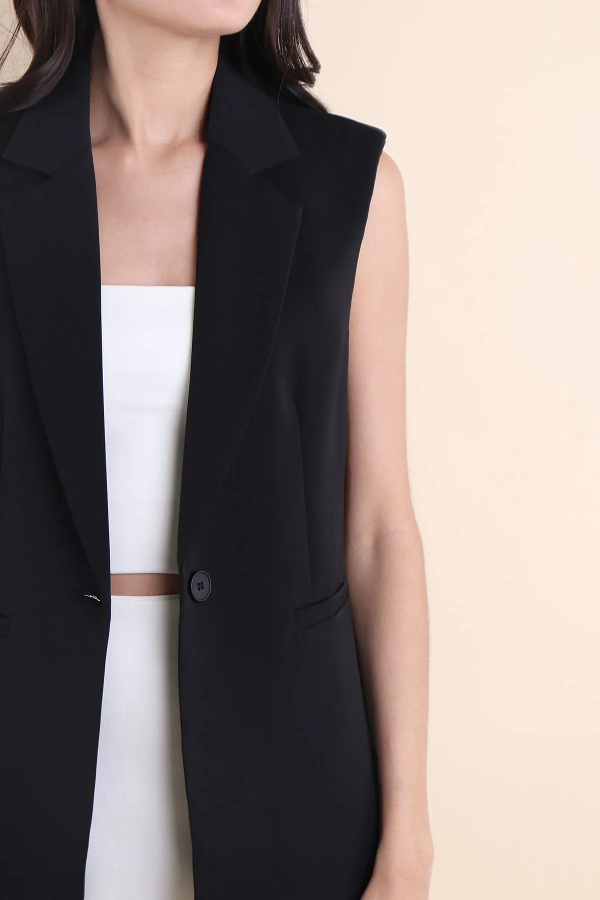 POLINA TRENCH VEST IN BLACK