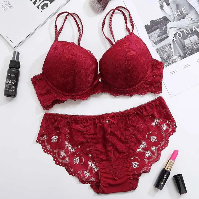 Solid Eyelash Lace Lingerie Set
