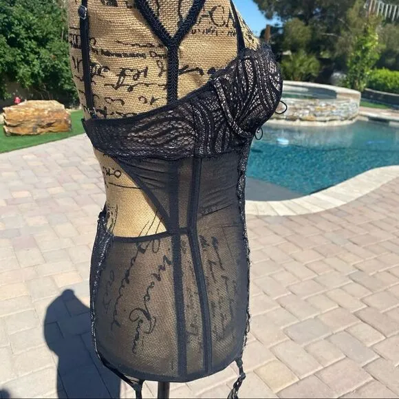 VICTORIA SECRET LINGERIE