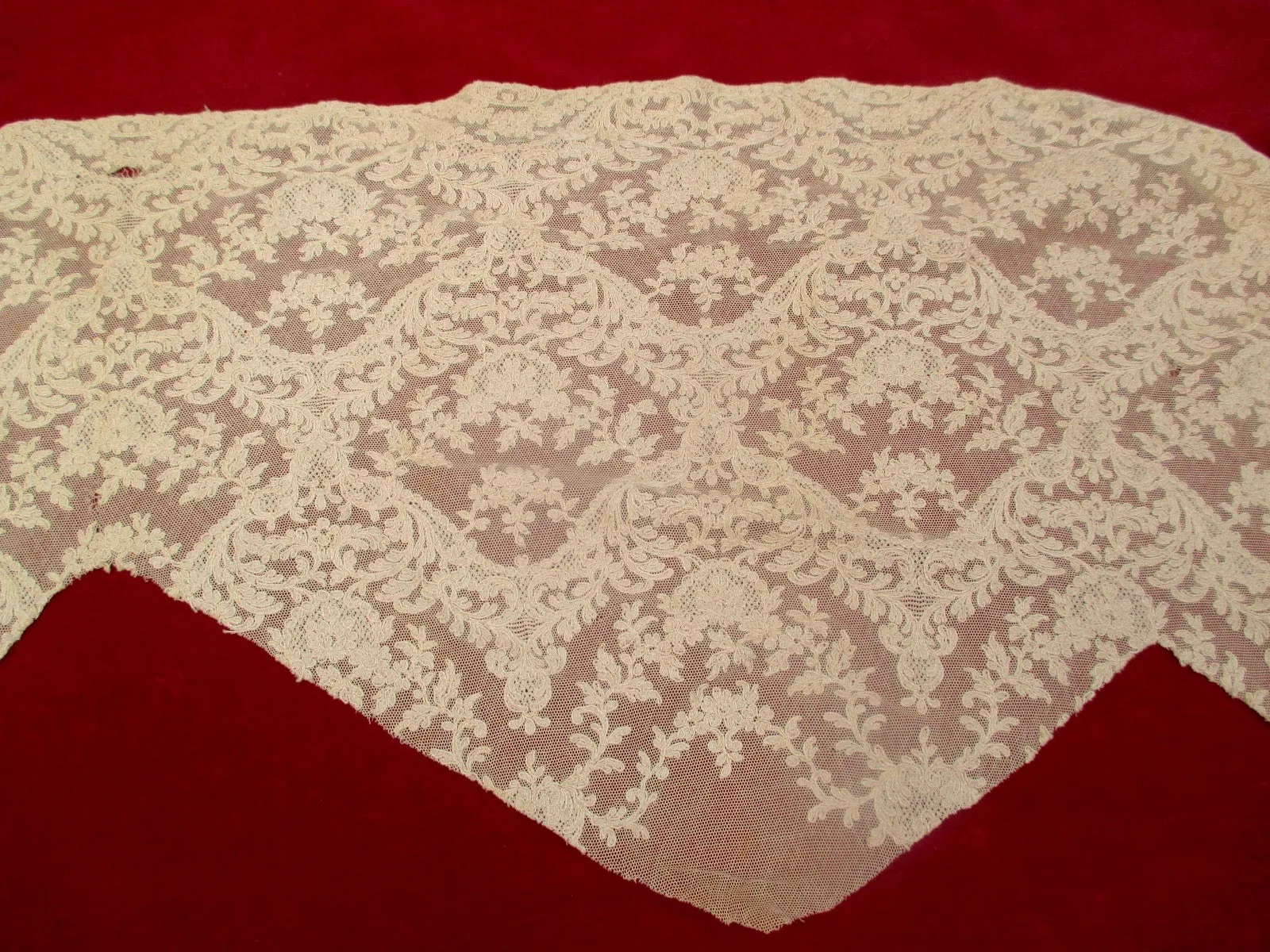 Vintage 30s Lingerie Lace remnant