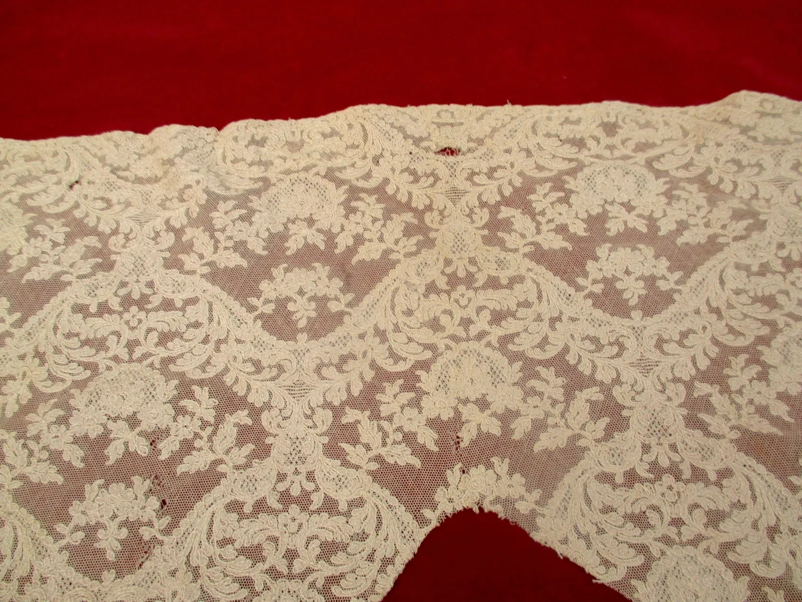 Vintage 30s Lingerie Lace remnant