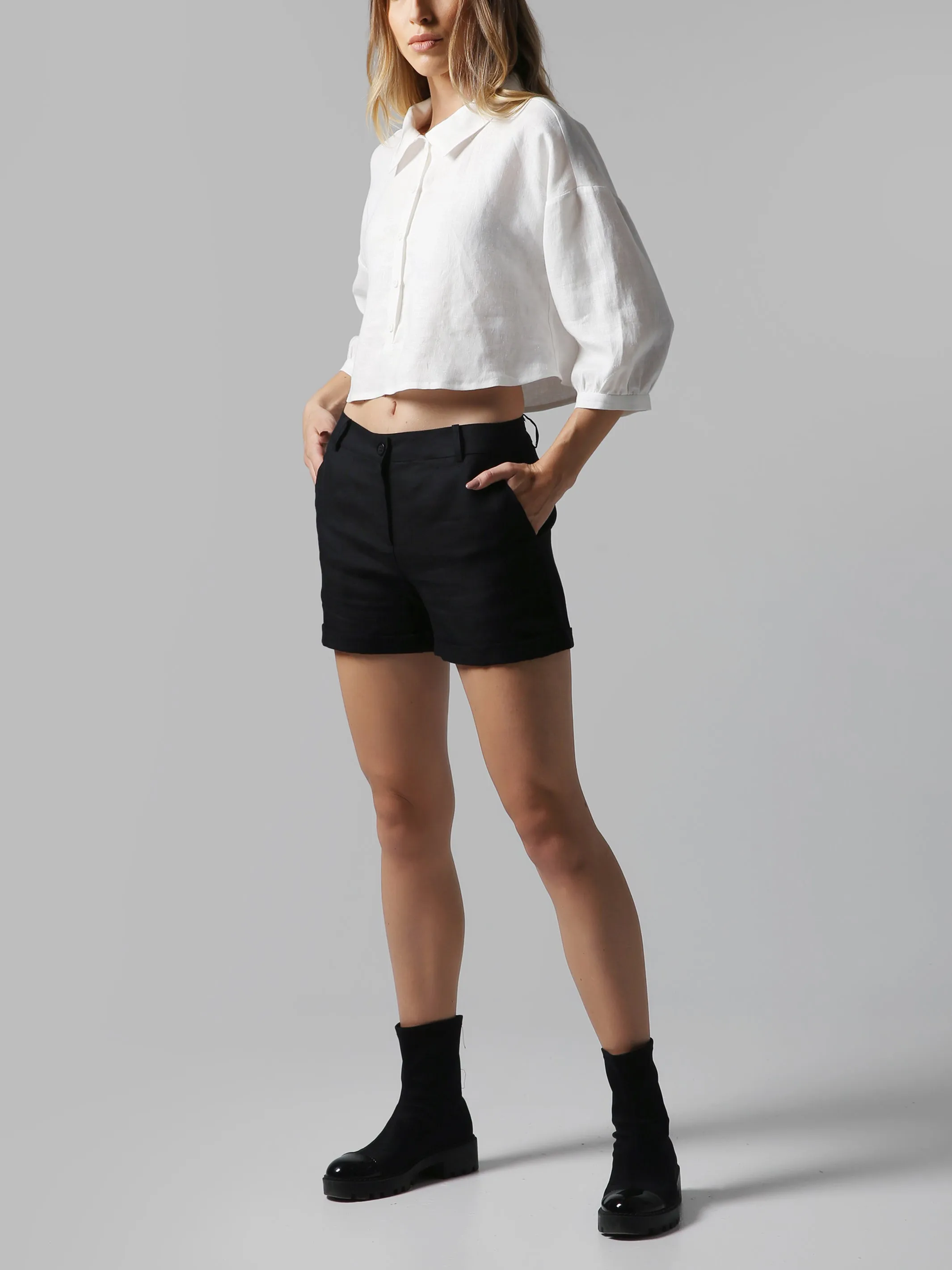 Visaltes Cropped Button-Up Blouse