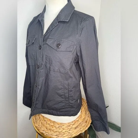 Vuori Ripstop Jacket in Dark Grey Utility Pocket outerwear Collared Buttoned