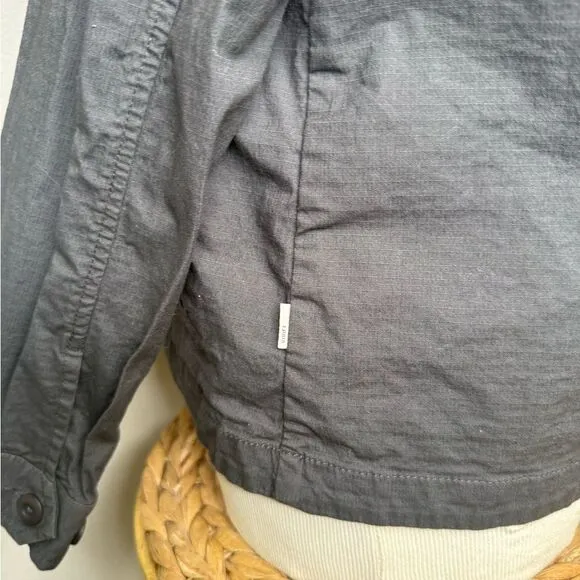 Vuori Ripstop Jacket in Dark Grey Utility Pocket outerwear Collared Buttoned