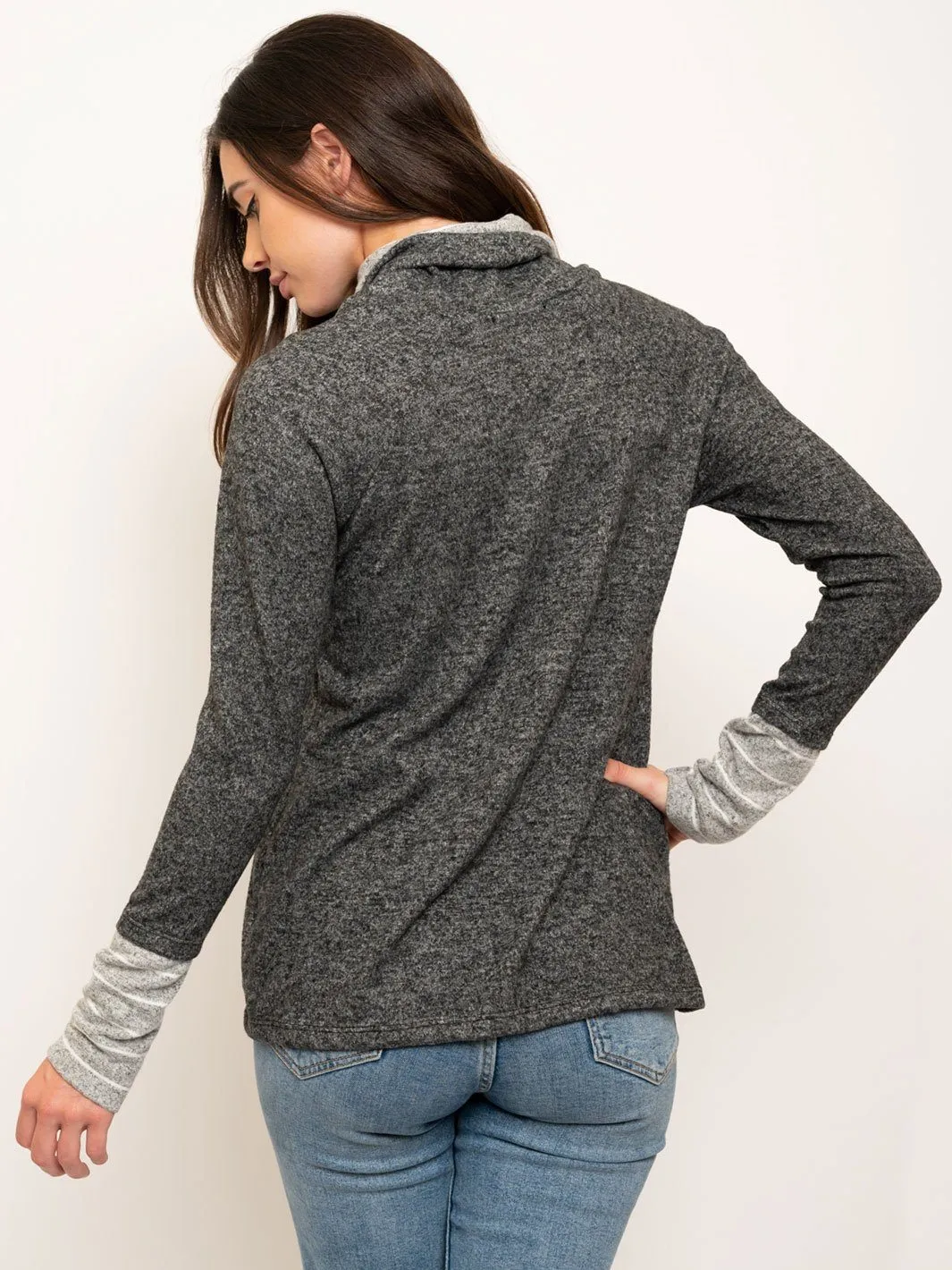WOMEN'S 2 TONE BRUSHED MOCK NECK TOP