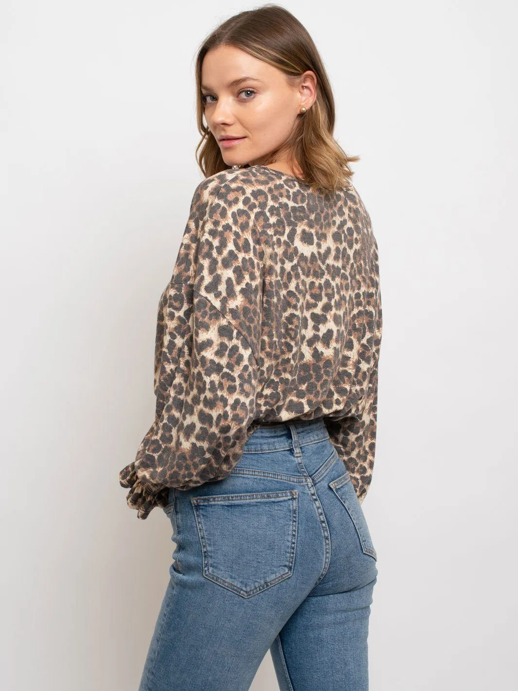 WOMEN'S ANIMAL PRINT LONG SLEEVE TOP
